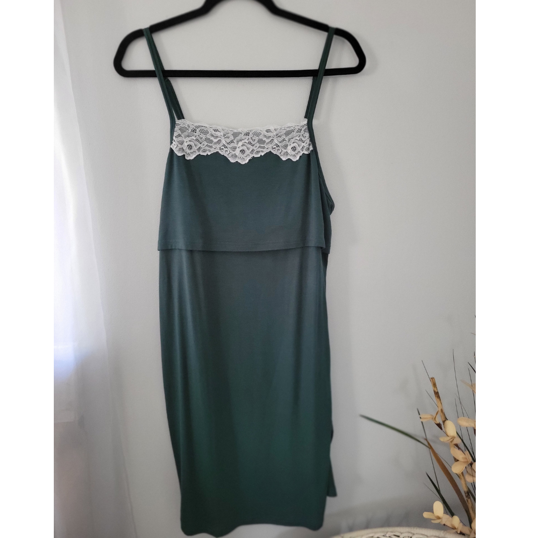 Emerald Green Maternity Delivery Gown & Leafy Vine Swaddle